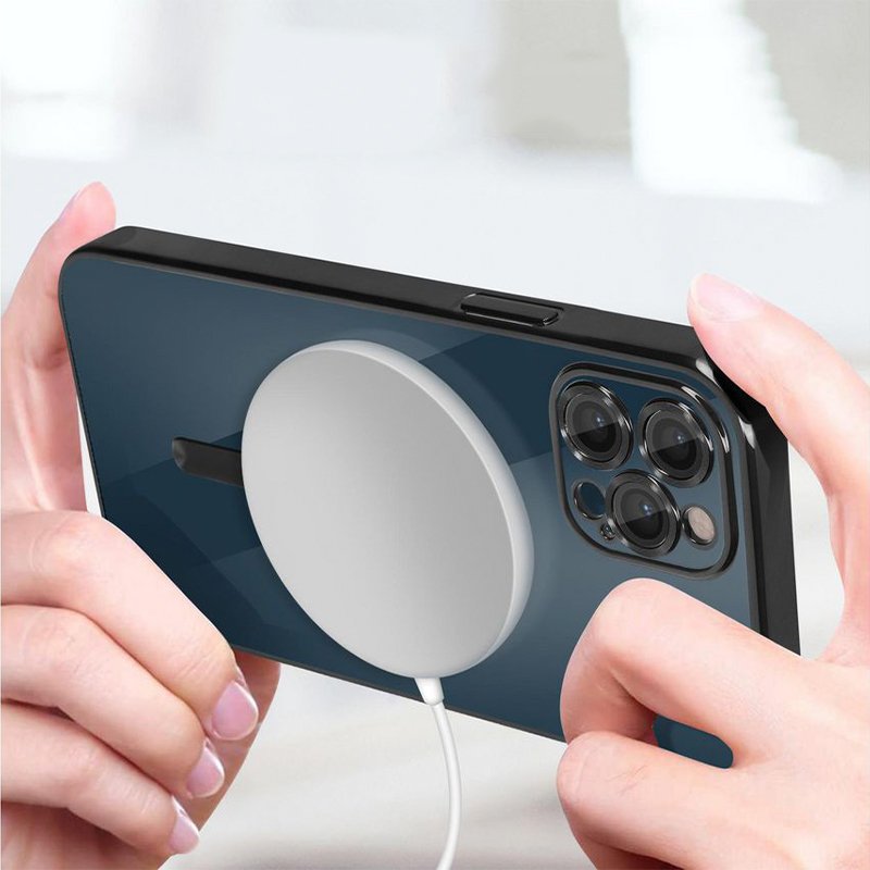 Coque magnétique pour iPhone 15 avec bord argenté