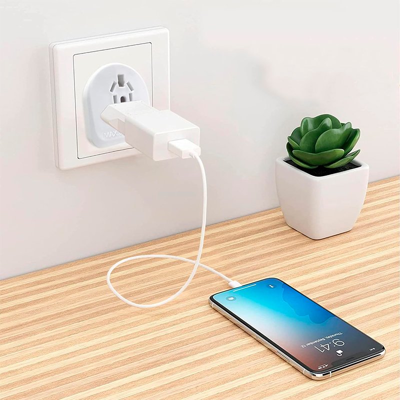 Adaptateur de chargeur universel international (du monde vers l'Europe) COOL